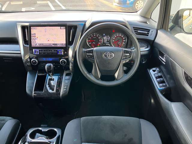 最長3年間の安心保証をご用意。保証期間中はオイル交換や定期点検も含めた充実のアフターサービスをご利用いただけます。万が一の故障時も迅速に対応いたします。