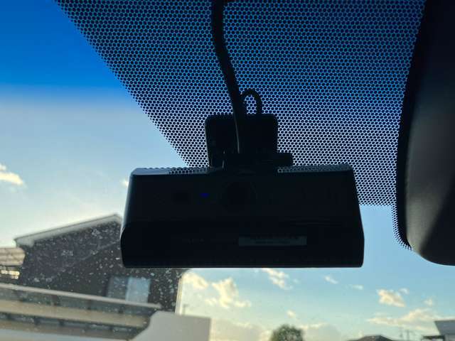 すべての車両に無料保証を付帯。万一のトラブル時も安心のサポート体制を整えています。保証期間や適用条件を明確にご説明し、お客様に安心してご利用いただけます。