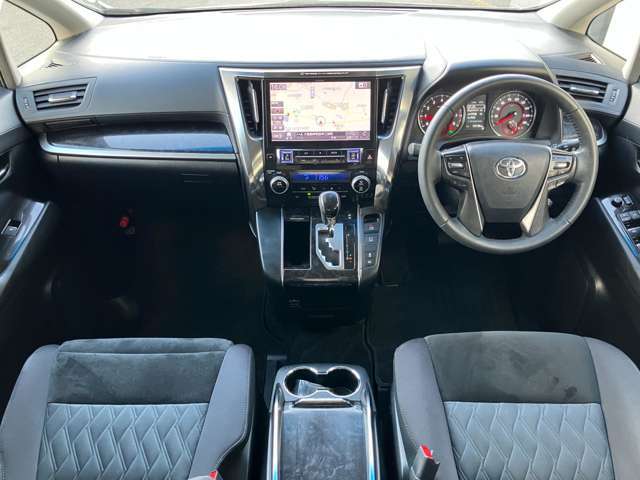 最長3年間の安心保証をご用意。保証期間中はオイル交換や定期点検も含めた充実のアフターサービスをご利用いただけます。万が一の故障時も迅速に対応いたします。