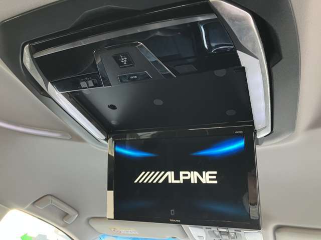 1台1台の車両状態を詳しくご説明します。気になる箇所は写真や動画でもご確認いただけます。他展示場でも詳細情報を提供し、ご不明点にもしっかり対応いたします。