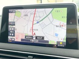 ●プジョー純正ナビ:一体感のあるナビは、高級感ある車内を演出してくれます。Bluetooth再生などオーディオ機能も充実しておりますので、運転もより楽しめます♪