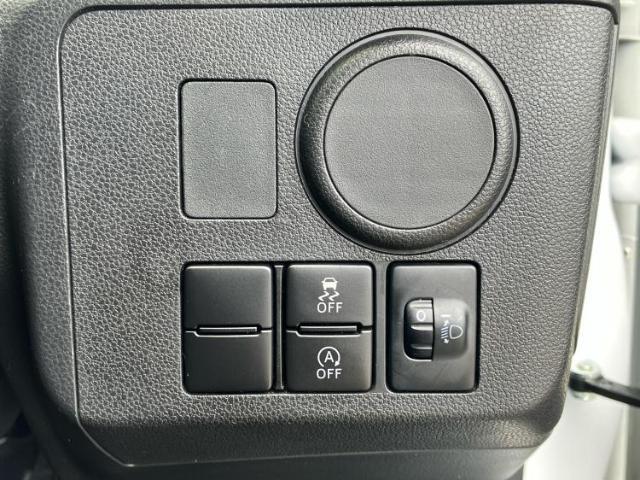 WECARSの展示場では実際に見て、触ってお車をお選びいただけます！知識の豊富な営業スタッフが様々なカーライフをご提案いたします！