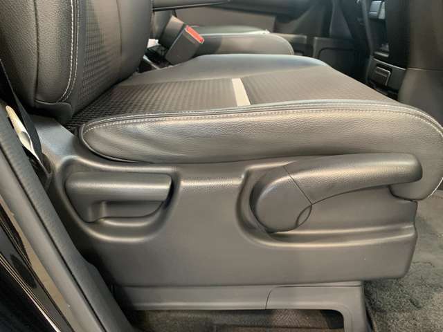 運転席のポジション変更可能！ご自身の運転しやすいポジションでの運転が可能です！