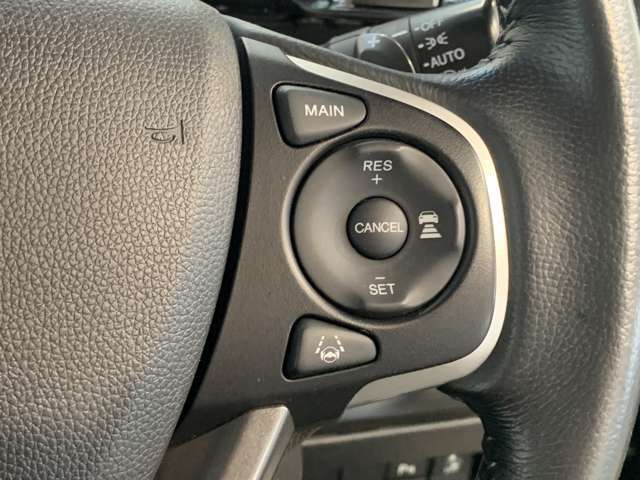 ホンダセンシング付きです！様々な安全装備と運転支援装置があなたを危険から守り運転の負担も軽減してくれます！操作は簡単ですので心配はしないで下さい。