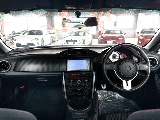 純正ナビ/フルセグ/CD/DVD/Bluetooth　バックカメラ　ETC　スマートキー　プッシュスタート　HIDヘッドライト　フォグライト　純正17AW　サイド・カーテン・リアカーテンSRS　VSC