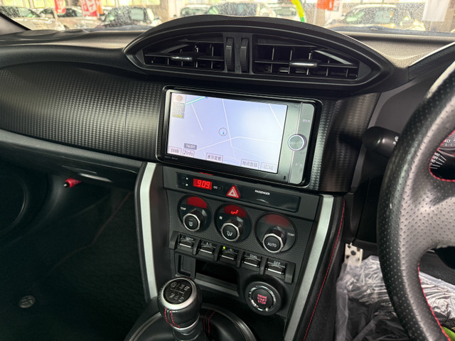 純正ナビ/フルセグ/CD/DVD/Bluetooth　バックカメラ　ETC　スマートキー　プッシュスタート　HIDヘッドライト　フォグライト　純正17AW　サイド・カーテン・リアカーテンSRS　VSC