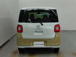 後ろ姿まで抜かりなく。走り去る瞬間も美しく。