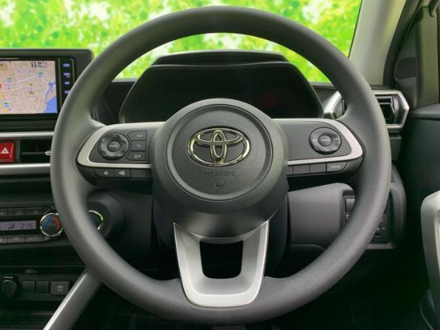 WECARSの展示場では実際に見て、触ってお車をお選びいただけます！知識の豊富な営業スタッフが様々なカーライフをご提案いたします！