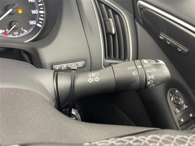 【ランプスイッチ】自動または手動でヘッドランプなどを点灯・消灯できます！