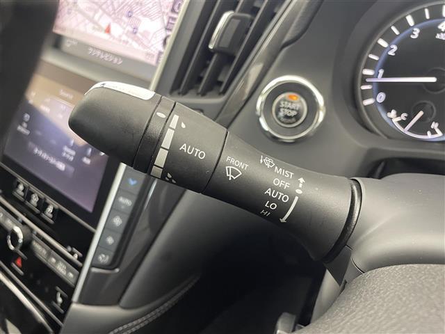 【ワイパー＆ウォッシャー】ワイパーを作動させたり、ウォッシャーを作動させたりすることができます。