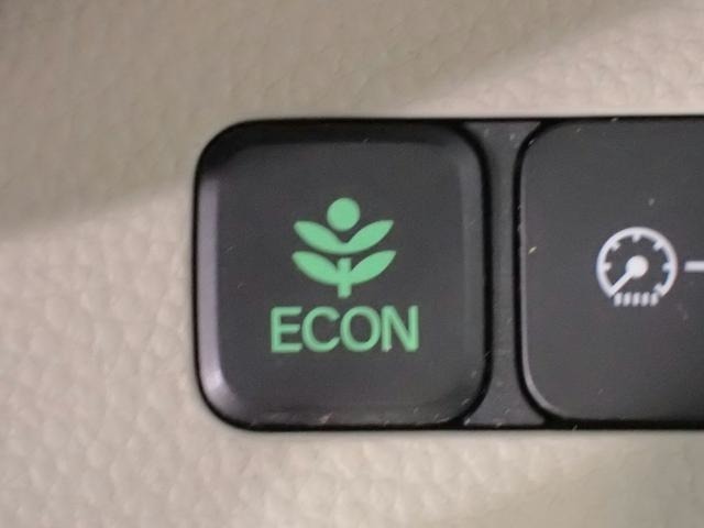 ◆三重県最大級の大型屋内中古車センター♪ヴァーサス鈴鹿店です♪オールジャンルの展示車が盛り沢山です♪在庫の無い車両のオーダーも受け付けます♪電話→059-384-5050までお問合せ下さい◆