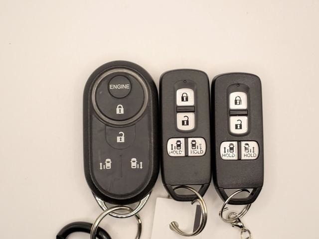 ◆三重県最大級の大型屋内中古車センター♪ヴァーサス鈴鹿店です♪オールジャンルの展示車が盛り沢山です♪在庫の無い車両のオーダーも受け付けます♪電話→059-384-5050までお問合せ下さい◆