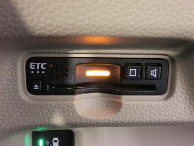 ◆三重県最大級の大型屋内中古車センター♪ヴァーサス鈴鹿店です♪オールジャンルの展示車が盛り沢山です♪在庫の無い車両のオーダーも受け付けます♪電話→059-384-5050までお問合せ下さい◆