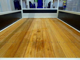 荷台内寸:286×179×38 三方開 床板アピトン張り替え 左右セイコーラック タダノ4段 2.6t吊りクレーン付