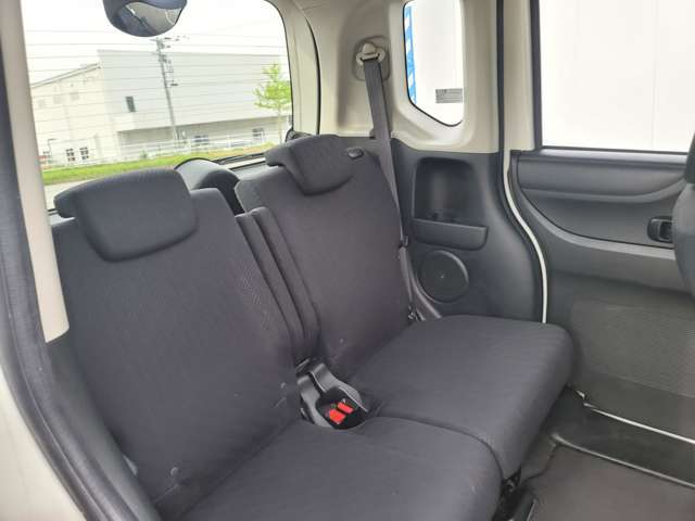 【お客様クチコミより】　　中古車購入が初めてであったり、遠方地からの購入という事もあり、かなり不安でしたが、対応も良く何の不自由も無く、購入できました。