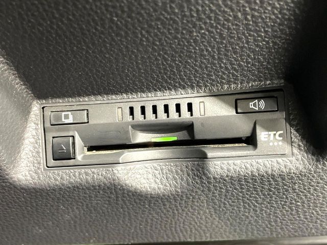 【ETC】高速道路の料金所をストレスなく通過！話題のスポットやサービスエリアに多い「スマートIC」利用時は必須のアイテムです。当店でセットアップを実施、ご納車当日からすぐにご利用いただけます！
