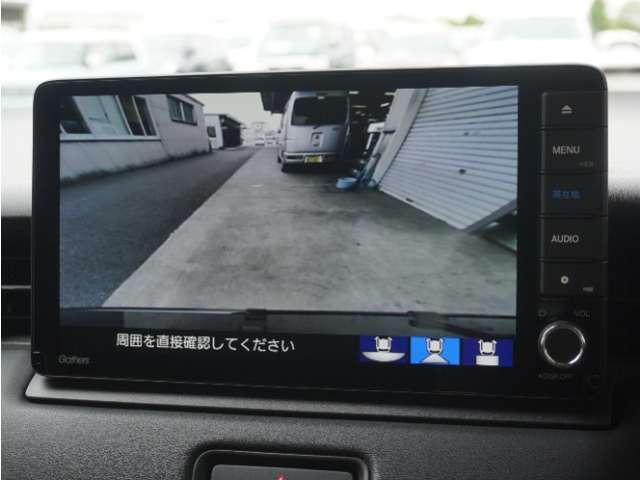 ◆ドライブレコーダー◆映像・音声などを記録する自動車用の装置です。　もしもの事故の際の記録はもちろん、旅行の際の思い出としてドライブの映像を楽しむことができます。