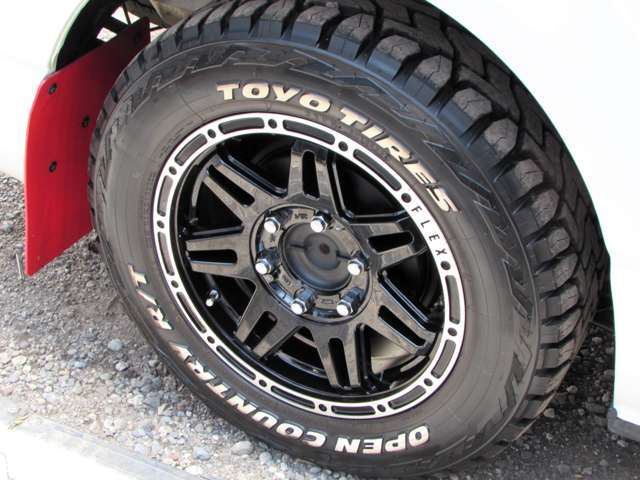 【5型2.8ディーゼル4WD寒冷地】スーパーGL　パール　TSS衝突軽減　TRDスポーツバケットシート＆バンパーガード＆赤マッドフラップ　カロッツェリアBtオーディオフルセグナビ