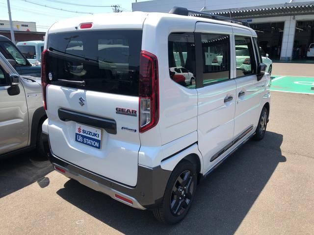 バックドアは開口部が広いので荷物の積み下ろしに便利です☆