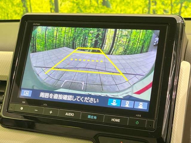 【バックカメラ】駐車時に後方がリアルタイム映像で確認できます。大型商業施設や立体駐車場での駐車時や、夜間のバック時に大活躍！運転スキルに関わらず、今や必須となった装備のひとつです！