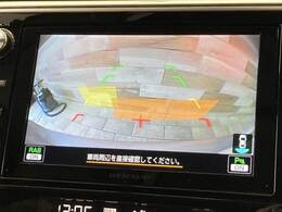 【純正8インチナビ】フルセグテレビやブルートゥース接続、DVD再生など多彩な機能を併せ持っており、インパネ周りがすっきりしてますね！