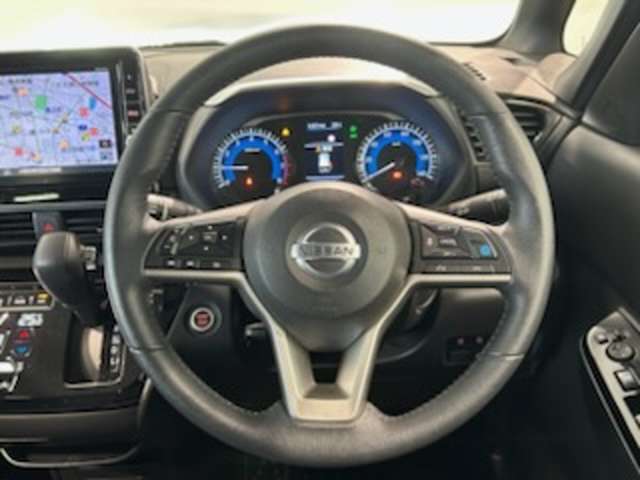 ちょうどいい大きさのハンドルです♪スイスイ運転できますよ♪