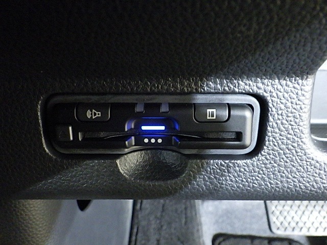 ETC付！高速道路の料金所はキャッシュレスで通過です！サービスエリア等にあるスマートインターの出入りも利用可能でとっても便利☆ご納車後すぐにお使い頂けるようセットアップしてのお渡しとなります。