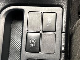 【アイドリングストップ】赤信号や渋滞で停車した際にエンジンを停止し、無駄な燃料の消費を抑えます。燃費向上や環境保護につなげる機能♪エンジンはブレーキを離せば再始動します。