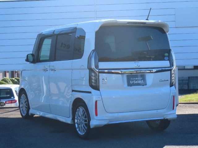 より綺麗なお車に乗りたい方には当社自慢のボディーコーティングをおススメします！細かい傷も目立たなくなり、普段のお手入れも楽になります。