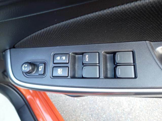 操作しやすい位置に配置された、運転席ドアのパワーウィンドー（ロック機構）、電動格納リモコンミラー。