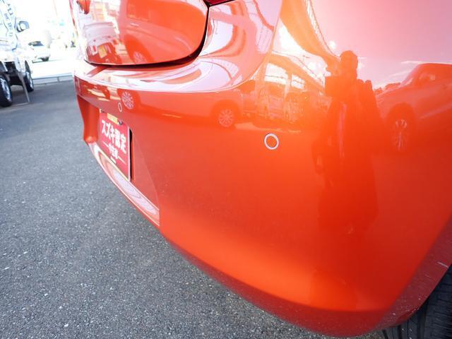 リヤバンパーに装着した4つの超音波センサーで後方にある障害物を検知し、ブザー音で知らせてくれます！衝突の危険が高まると「衝突被害軽減ブレーキ」が作動！！