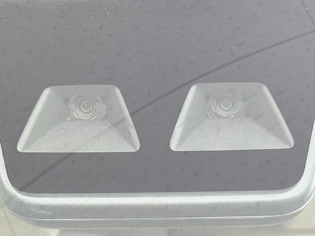 【スマートアシスト】走行中に前方の車両等を認識し、衝突しそうな時は警報とブレーキで衝突回避と被害軽減をアシスト。より安全にドライブをお楽しみいただけます。