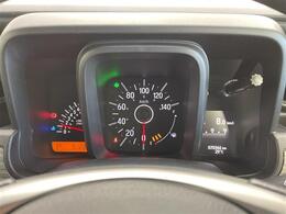 【スピードメーター】メーターがシンプルで見やすく運転しやすいですね！