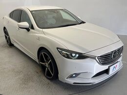 【エアロ】フルエアロを装備！クルマの外観がよりスタイリッシュになり、街中で存在感あふれる1台に♪将来買い替える時にもリセールに影響しやすく、価値ある人気の装備です！