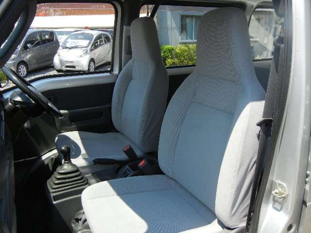 内装こだわりのクリーニング済みです！安くても手は抜きません（笑）全車全力で掃除してありますので、一度確認しに来てくださいね。愛知　大治　格安　軽四　安い　中古車　ジーフリー　　G-FREE