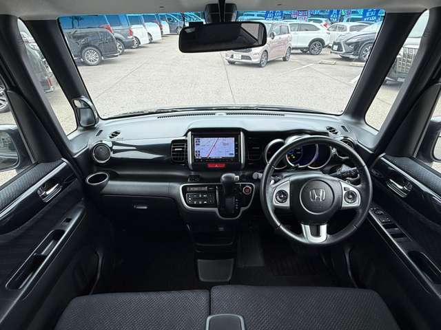 当社の展示車は全車両に”社団法人自動車公正取引協議会”の車両状態説明書を掲示しております。修復歴の有無は勿論、ドア等の外板の交換歴の有無までも表示☆口頭説明では無く書面にてお渡ししております♪