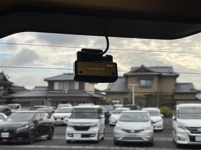 【ドライブレコーダー】万が一の事故してしまった、事故された時しっかりと記録してくれます！！安心してドライブが楽しめますね♪