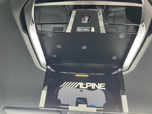 【　フリップダウンモニター　】天井にはフリップダウンモニターも装備されております♪お子様など、ロングドライブでも退屈せず楽しくお過ごしいただけます。