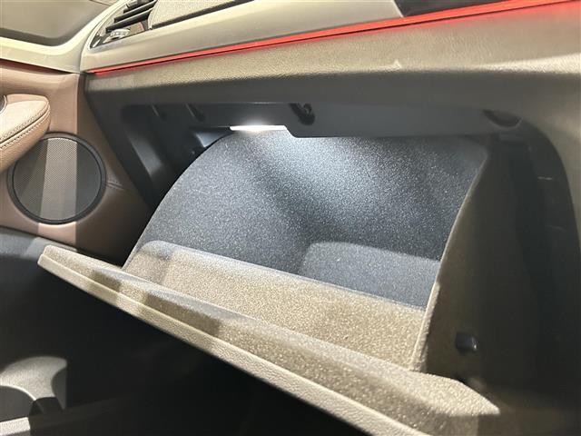 ご遠方の場合でも、下取り車両の金額を概算でお出しすることは可能でございます。車検証をお手元に、走行距離をご確認の上お問い合わせくださいませ。