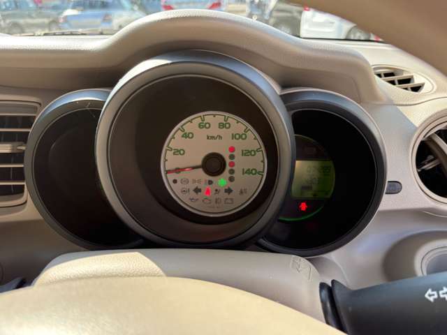 インパネシフトで操作性、視認性バッチリです！