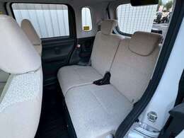 【車内清掃】お客様に気持ちよく見て頂けるよう展示車両は常に綺麗に仕上げております！