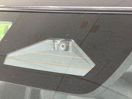 【スズキ　セーフティサポート】走行中に前方の車両等を認識し、衝突しそうな時は警報とブレーキで衝突回避と被害軽減をアシスト。より安全にドライブをお楽しみいただけます。