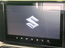 【メーカー純正9型ナビ】インテリアに溶け込むスタイリッシュな「専用設計」メーカーナビを装備♪視認性や操作性など基本性能にも優れ、より上質なカーライフをお楽しみいただけます。