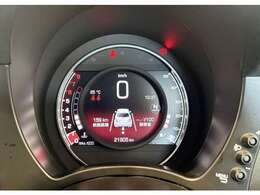 純正のターボブーストメーターです。チューナーブランドらしい「後付け感」が◎です。