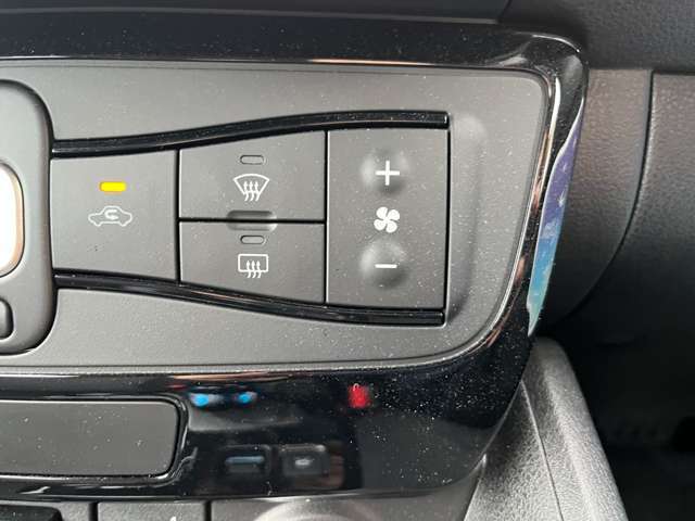 高年式のお車を取り扱っておりますので、メーカー保証期間内の車両が多数ございます！メーカー保証が切れている車両も、別途保証をご案内いたしますので、ご相談ください。