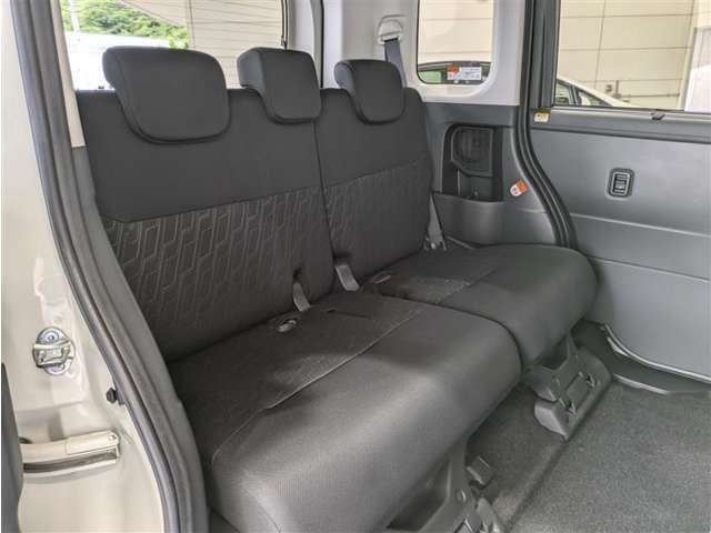 長時間の乗車でも、ゆったりとした後部座席の為、疲れにくいです