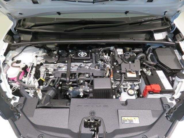 エンジンルームの隅々まで、まるごとクリーニング済みです。見えない所まで、「まるごとクリーニング」で、とてもピカピカです。