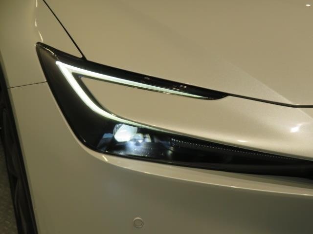 ★LEDヘッドライト★LEDは明るく遠くまで照らす光量で夜間走行の視認性を高めます。長寿命で省電力！見た目もスタイリッシュです。