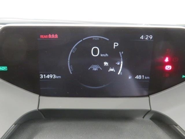 「メーターパネル」です。視認性に優れ、見やすい位置に配置がされています。