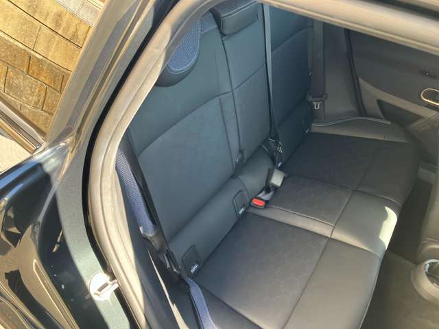 リアシートも良好な状態です。